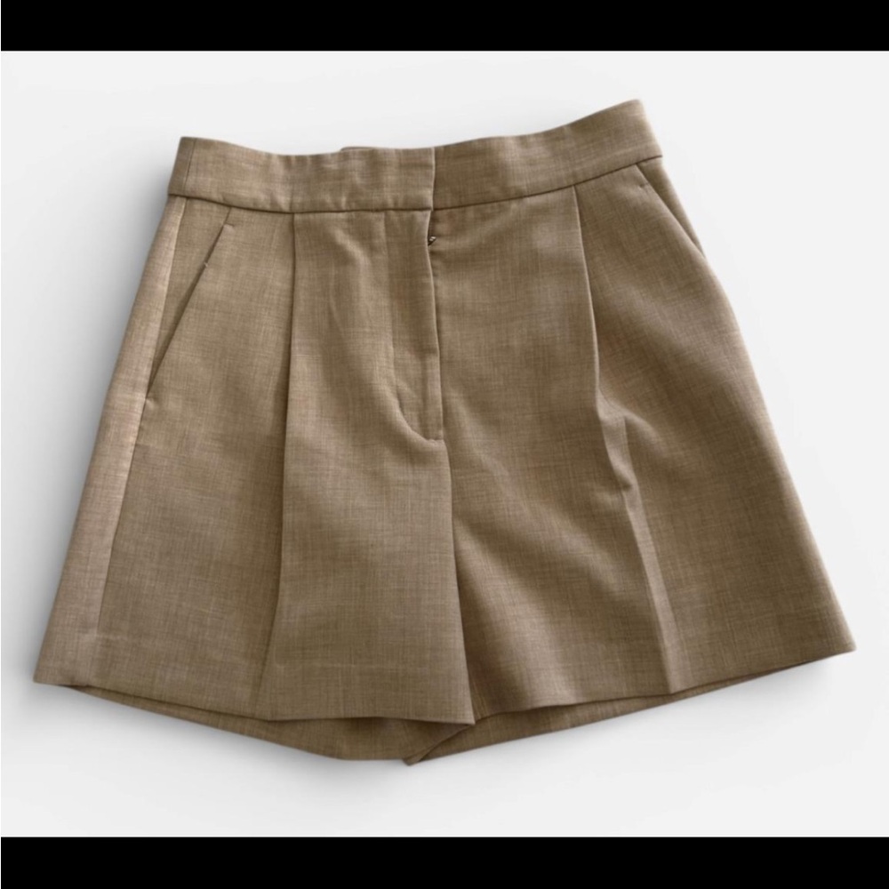 Wilfred Aritzia "Ibiza" High-Rise Pleated Shorts | Size 6 | Tan | (Re)ssential F